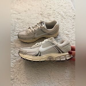 Nike Vomero 5
